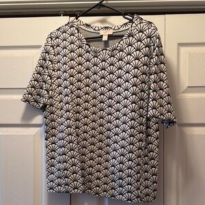 LOFT Black and White Fan-Print Short Sleeve Top
